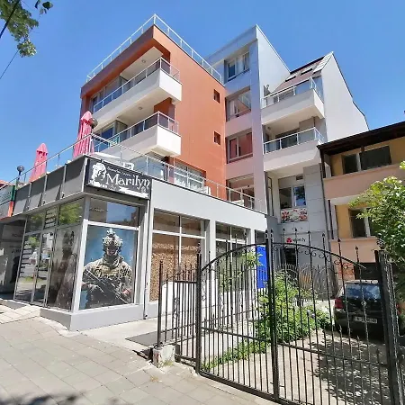 Aparthotel Zoleks *