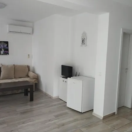 Aparthotel Zoleks *