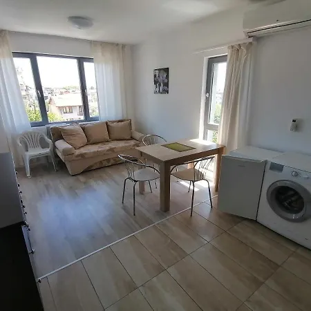 Aparthotel Zoleks *