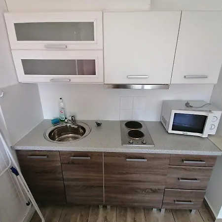 Aparthotel Zoleks *